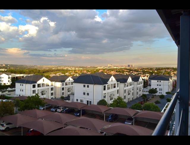 2 BEDROOM APARTMENT FOR SALE IN GREENSTONE HILL